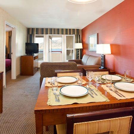 Holiday Inn Hotel & Suites Osoyoos By Ihg Habitación foto